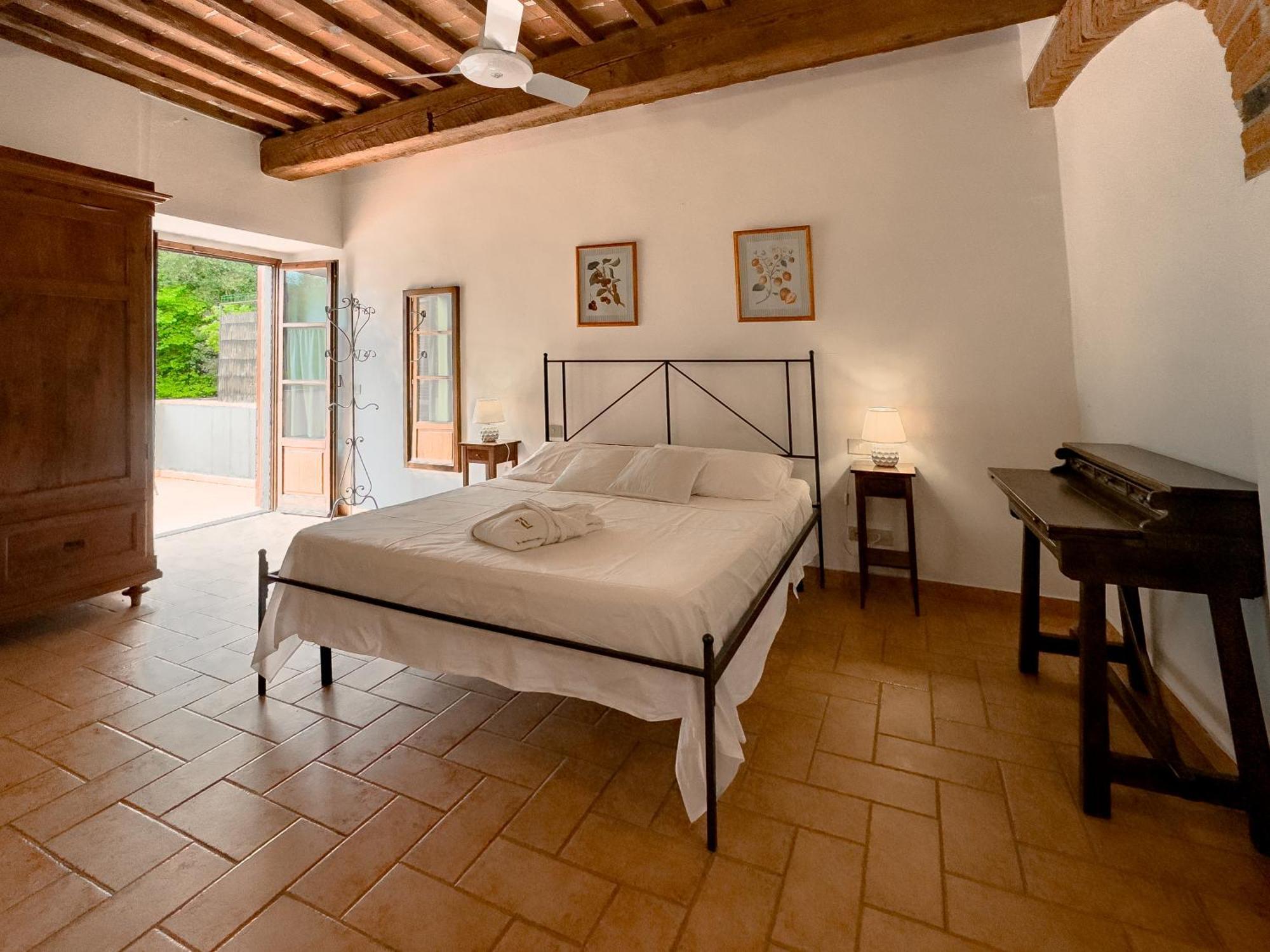La Ferriera Exclusive Resort - Pool & Waterfall Loro Ciuffenna Extérieur photo