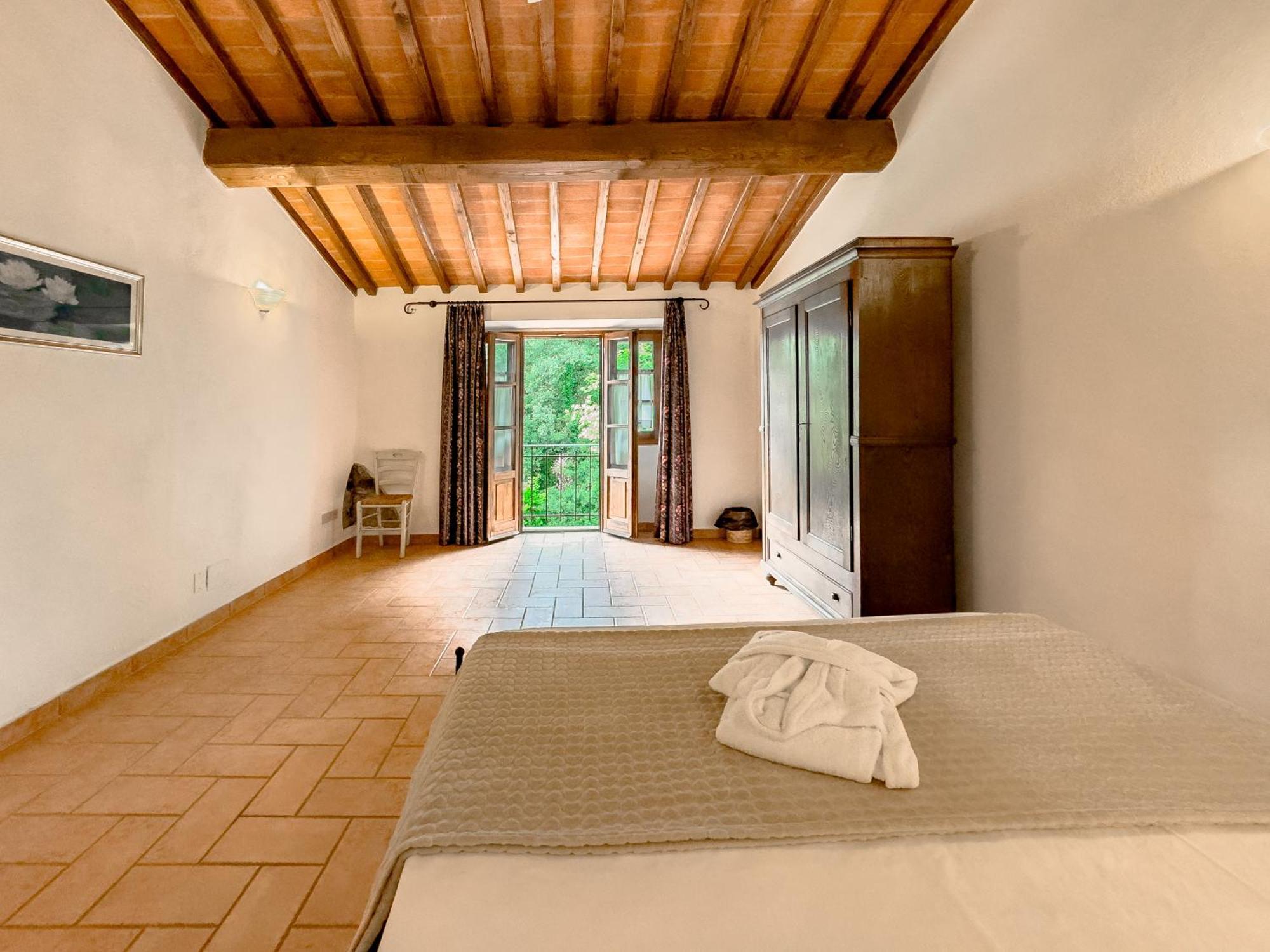 La Ferriera Exclusive Resort - Pool & Waterfall Loro Ciuffenna Extérieur photo