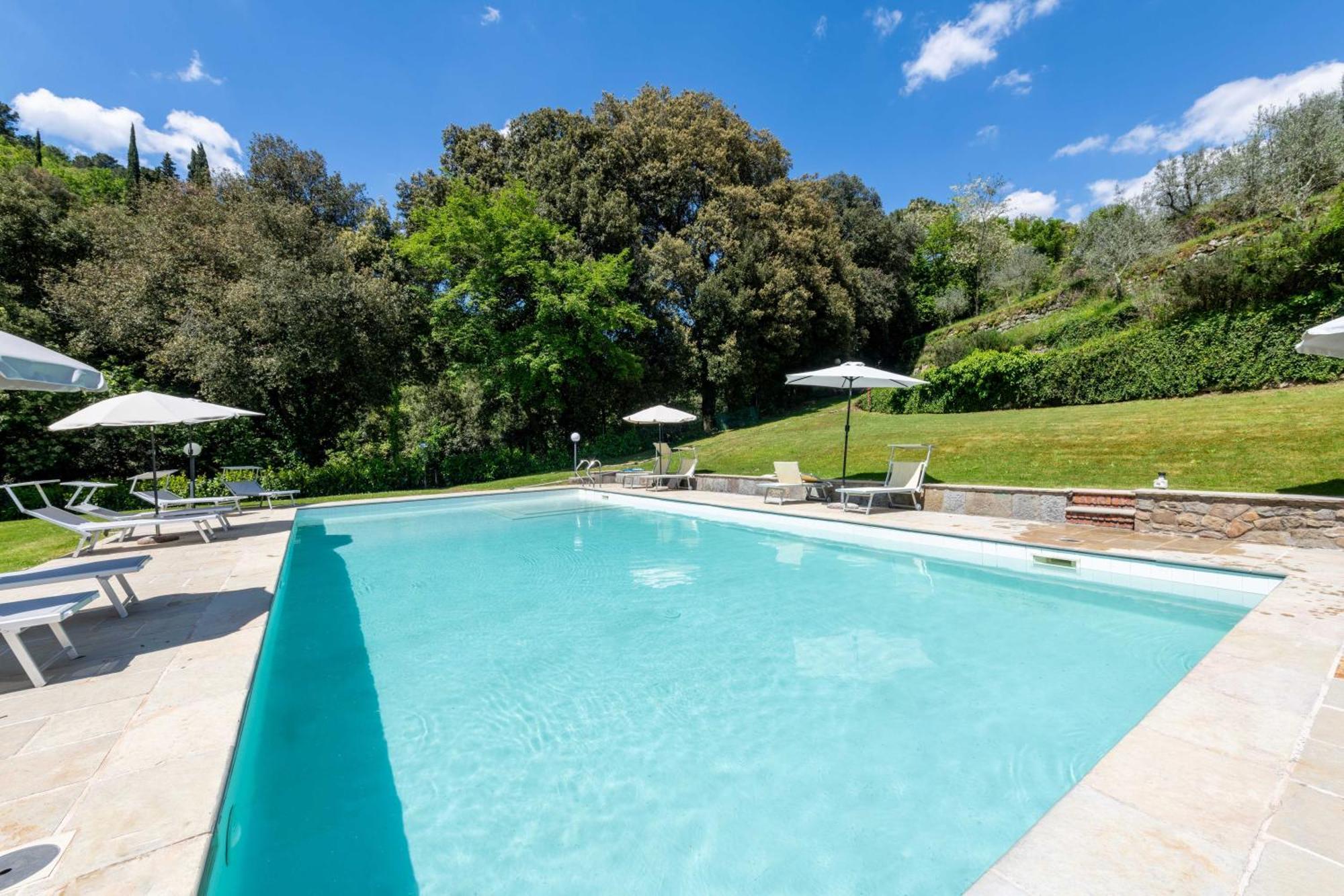 La Ferriera Exclusive Resort - Pool & Waterfall Loro Ciuffenna Extérieur photo